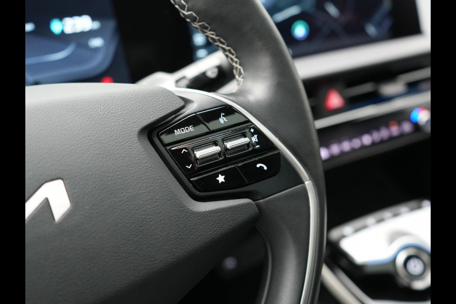 Kia Ev6 GT-Line 77.4 kWh 229pk Dealer O.H. | Panodak | Adaptive Cruise | Head Up | Meridian Audio | 360 Camera | Alcantara Sportstoelen Memory & Ventilatie | Keyless | BLIS | Stoelen & Stuur Verwarmd | Apple Carplay | Navigatie | DAB