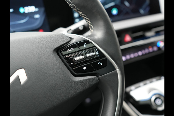 Kia Ev6 GT-Line 77.4 kWh 229pk Dealer O.H. | Panodak | Adaptive Cruise | Head Up | Meridian Audio | 360 Camera | Alcantara Sportstoelen Memory & Ventilatie | Keyless | BLIS | Stoelen & Stuur Verwarmd | Apple Carplay | Navigatie | DAB