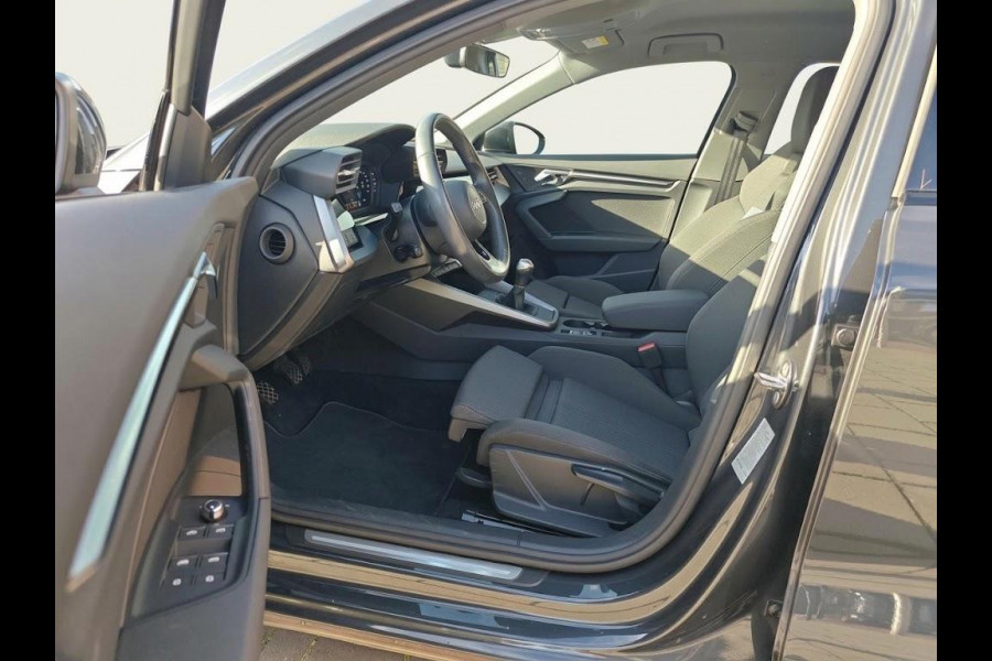 Audi A3 Sportback 30 TFSI Advanced edition 110pk | Navigatie | Lichtmetalen velgen | Apple carplay /-Android auto | parkeersensoren |