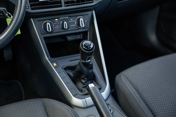 Volkswagen Polo 1.0 TSI Comfortline / Navigatie / Carplay / Adaptieve Cruise / Airco / 5-Deurs