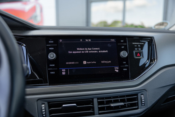Volkswagen Polo 1.0 TSI Comfortline / Navigatie / Carplay / Adaptieve Cruise / Airco / 5-Deurs