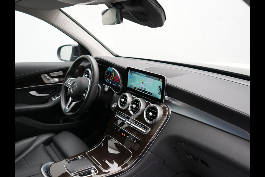 Mercedes-Benz GLC 300e 4MATIC Business Solution Luxury PHEV 320pk Dealer O.H. | SOH 88,1% | Panodak | Adaptive Cruise | Head Up | 360 Camera | Lederen Comfortstoelen Memory & Massage | Keyless | BLIS | Apple Carplay | Stoelverwarming | Virtual | Navigatie | DAB | Plug