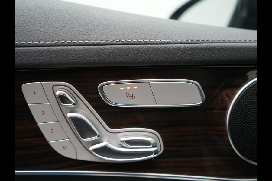 Mercedes-Benz GLC 300e 4MATIC Business Solution Luxury PHEV 320pk Dealer O.H. | SOH 88,1% | Panodak | Adaptive Cruise | Head Up | 360 Camera | Lederen Comfortstoelen Memory & Massage | Keyless | BLIS | Apple Carplay | Stoelverwarming | Virtual | Navigatie | DAB | Plug
