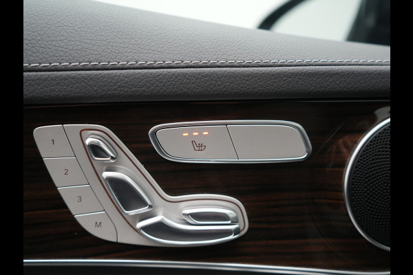 Mercedes-Benz GLC 300e 4MATIC Business Solution Luxury PHEV 320pk Dealer O.H. | SOH 88,1% | Panodak | Adaptive Cruise | Head Up | 360 Camera | Lederen Comfortstoelen Memory & Massage | Keyless | BLIS | Apple Carplay | Stoelverwarming | Virtual | Navigatie | DAB | Plug
