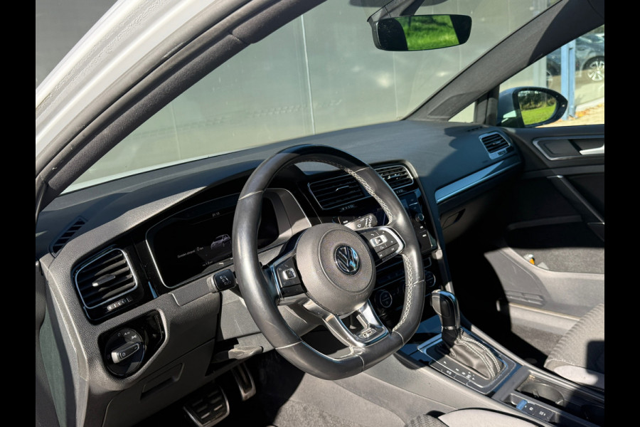 Volkswagen Golf 1.5 TSI DSG 150PK Highline R-Line