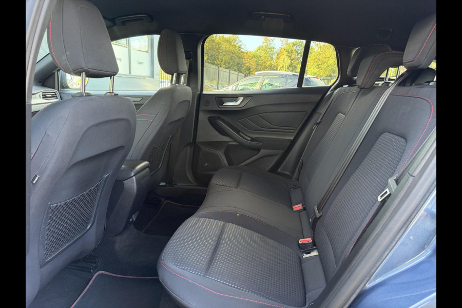 Ford FOCUS Wagon 1.0 EcoBoost ST Line Business ✓2e Eigenaar✓Navi✓Camera✓Carplay✓Afn.Trekhaak✓125pk✓Keyless✓Stoelverw✓Stuurverw✓6 Bak✓Dealer Onderhouden✓17'' Lm velgen✓Pdc V+A✓N.A.P✓Apk tot 02-2027