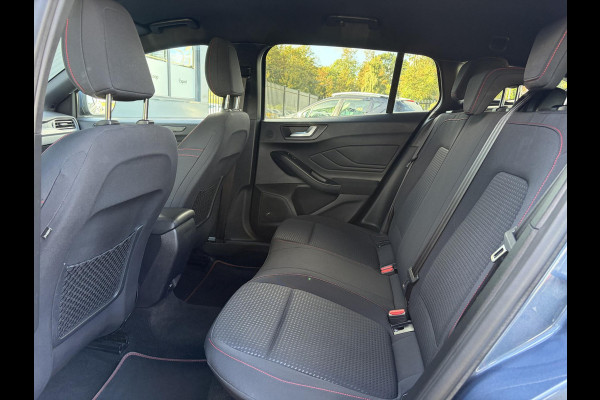 Ford FOCUS Wagon 1.0 EcoBoost ST Line Business ✓2e Eigenaar✓Navi✓Camera✓Carplay✓Afn.Trekhaak✓125pk✓Keyless✓Stoelverw✓Stuurverw✓6 Bak✓Dealer Onderhouden✓17'' Lm velgen✓Pdc V+A✓N.A.P✓Apk tot 02-2027