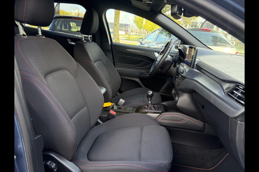 Ford FOCUS Wagon 1.0 EcoBoost ST Line Business ✓2e Eigenaar✓Navi✓Camera✓Carplay✓Afn.Trekhaak✓125pk✓Keyless✓Stoelverw✓Stuurverw✓6 Bak✓Dealer Onderhouden✓17'' Lm velgen✓Pdc V+A✓N.A.P✓Apk tot 02-2027