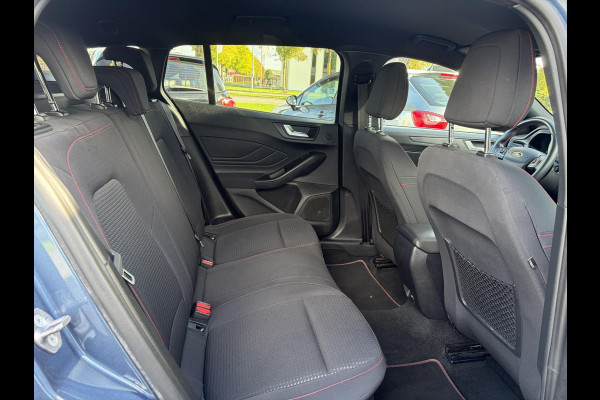 Ford FOCUS Wagon 1.0 EcoBoost ST Line Business ✓2e Eigenaar✓Navi✓Camera✓Carplay✓Afn.Trekhaak✓125pk✓Keyless✓Stoelverw✓Stuurverw✓6 Bak✓Dealer Onderhouden✓17'' Lm velgen✓Pdc V+A✓N.A.P✓Apk tot 02-2027