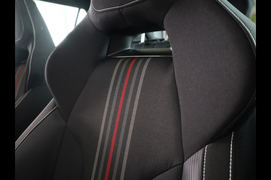 Škoda Kamiq 1.0 TSI Monte Carlo 115pk DSG-7 | 18 inch | Blind Spot | Stoeverwarming | Adaptive Cruise | Panoramadak | Sportstoelen |
