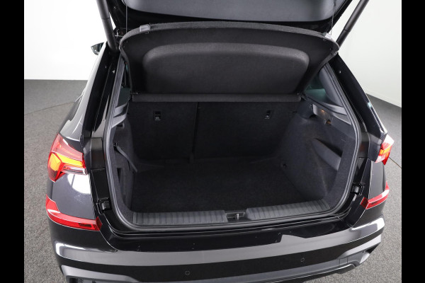 Škoda Kamiq 1.0 TSI Monte Carlo 115pk DSG-7 | 18 inch | Blind Spot | Stoeverwarming | Adaptive Cruise | Panoramadak | Sportstoelen |
