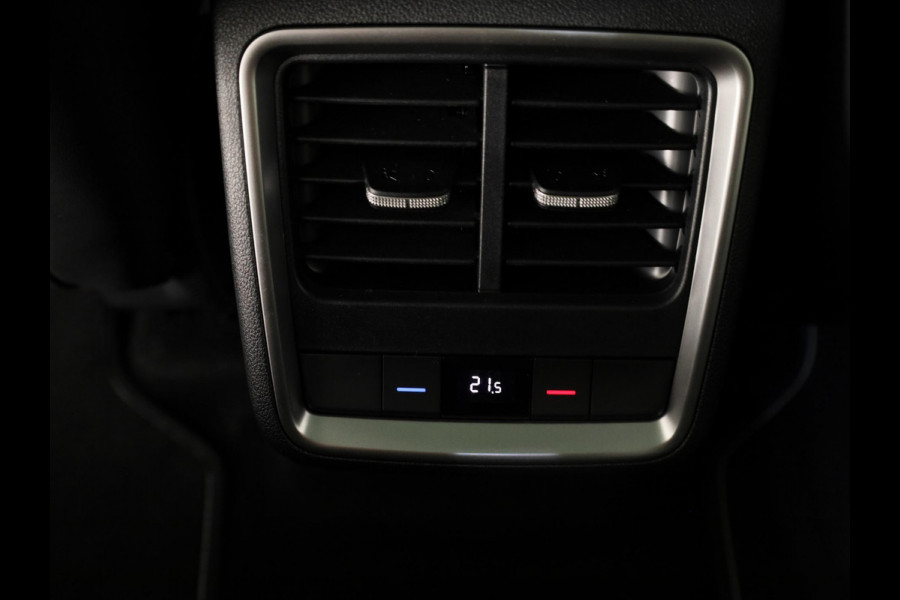 Škoda Enyaq 60 Sportline 204pk | Panoramadak | 20 inch | Sportstoelen | Adaptive Cruise | Blind Spot