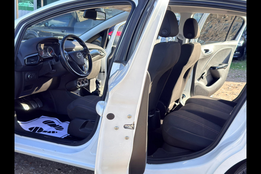Opel Corsa 1.4 Black Edition/ NAVI/ DAB/ CRUISE