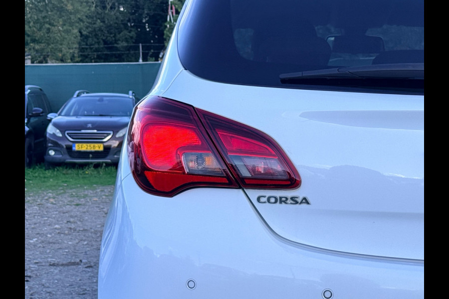 Opel Corsa 1.4 Black Edition/ NAVI/ DAB/ CRUISE