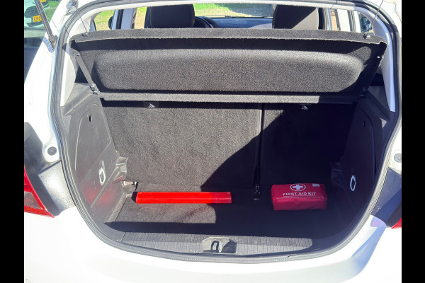 Opel Corsa 1.4 Black Edition/ NAVI/ DAB/ CRUISE