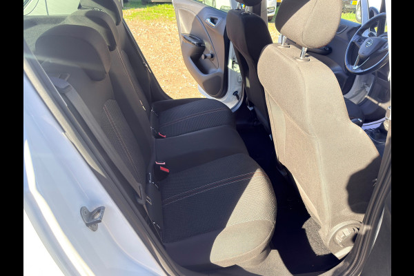 Opel Corsa 1.4 Black Edition/ NAVI/ DAB/ CRUISE