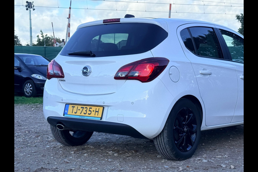 Opel Corsa 1.4 Black Edition/ NAVI/ DAB/ CRUISE