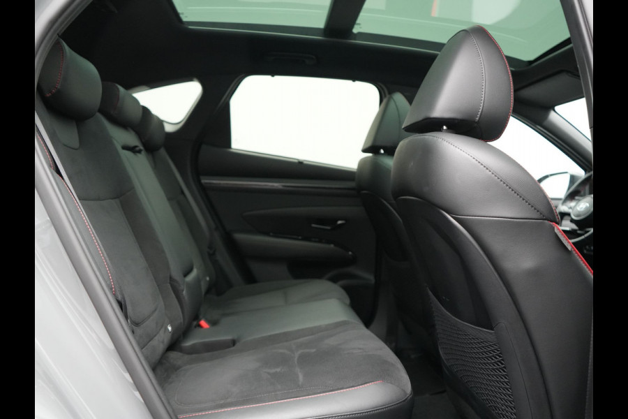 Hyundai Tucson 1.6 T-GDI PHEV N Line Sky 4WD 265pk Dealer O.H. | SOH 97,2% | Panodak | Adaptive Cruise | 360 Camera | Alcantara Sportstoelen Memory & Ventilatie | Keyless | BLIS | Stoelen & Stuur Verwarmd | Apple Carplay | Navigatie | DAB | Plug In Hybri