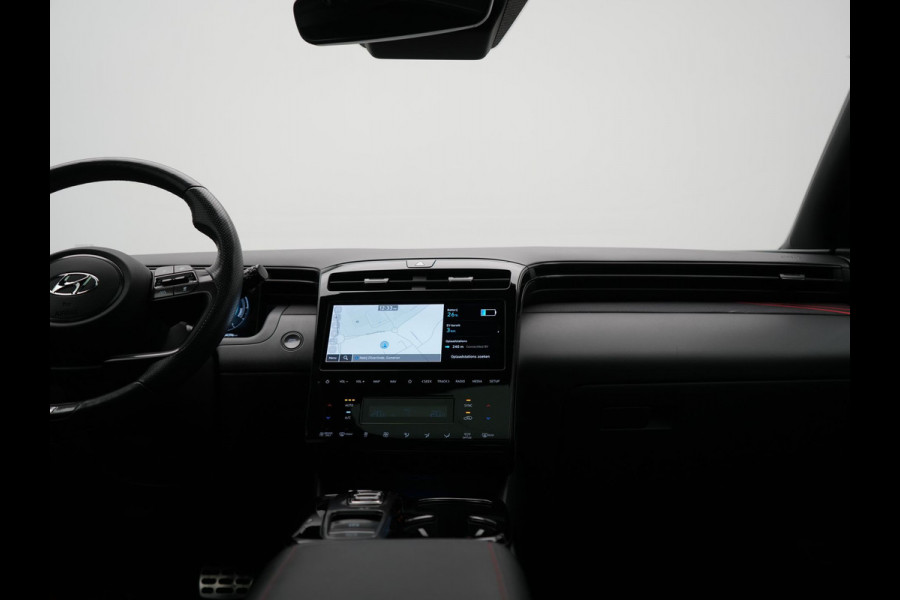 Hyundai Tucson 1.6 T-GDI PHEV N Line Sky 4WD 265pk Dealer O.H. | SOH 97,2% | Panodak | Adaptive Cruise | 360 Camera | Alcantara Sportstoelen Memory & Ventilatie | Keyless | BLIS | Stoelen & Stuur Verwarmd | Apple Carplay | Navigatie | DAB | Plug In Hybri