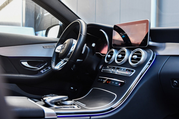 Mercedes-Benz C-Klasse 300 e AMG Night Edition, Pano, Luchtvering, Burmester, 360, Virtual, Multibeam, Keyless. CarPlay!