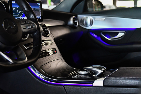Mercedes-Benz C-Klasse 300 e AMG Night Edition, Pano, Luchtvering, Burmester, 360, Virtual, Multibeam, Keyless. CarPlay!