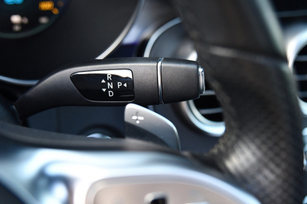 Mercedes-Benz C-Klasse 300 e AMG Night Edition, Pano, Luchtvering, Burmester, 360, Virtual, Multibeam, Keyless. CarPlay!