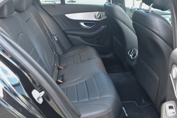 Mercedes-Benz C-Klasse 300 e AMG Night Edition, Pano, Luchtvering, Burmester, 360, Virtual, Multibeam, Keyless. CarPlay!