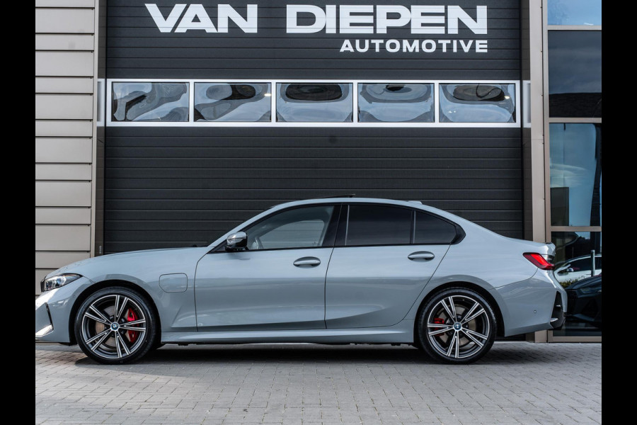BMW 3-serie 330e xDrive - M-Sport Pro l Pano l ACC l Laser l Carbon l 19''