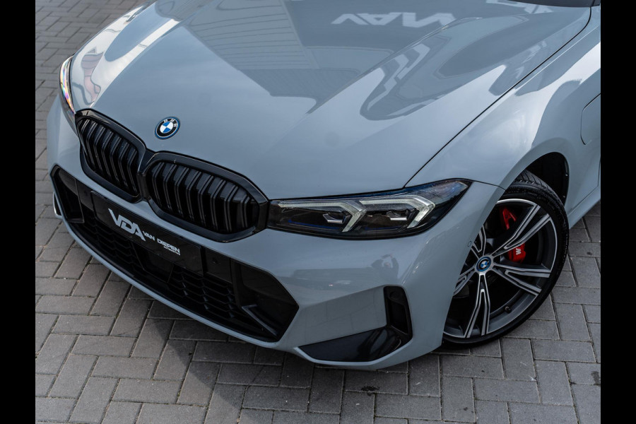 BMW 3-serie 330e xDrive - M-Sport Pro l Pano l ACC l Laser l Carbon l 19''