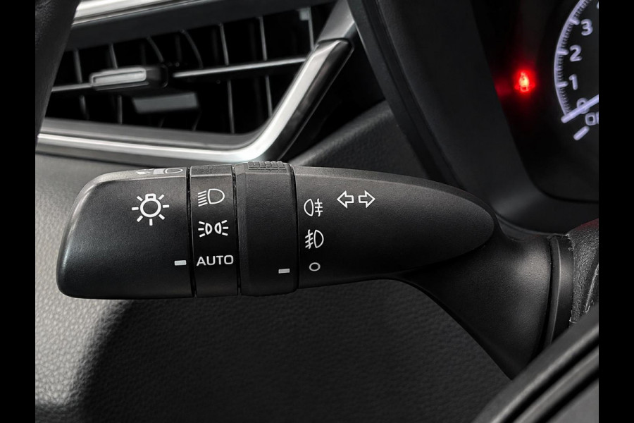 Toyota Corolla Touring Sports 1.8 Hybrid Dynamic Navigatie Apple CarPlay Android Auto Camera Parkeerhulp Adaptive Cruise Control Stuurverwarming Climate Control Lichmetalen velgen