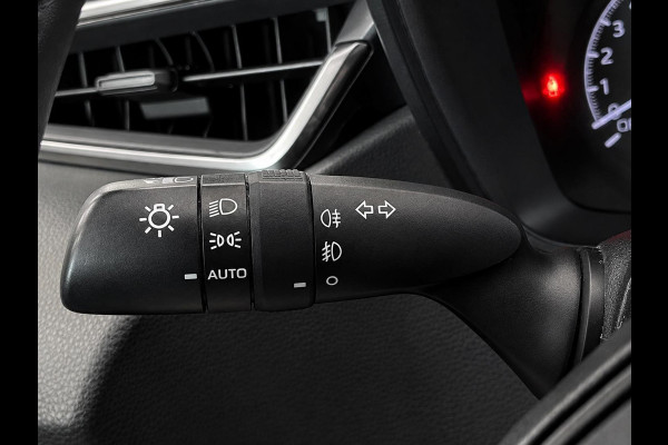 Toyota Corolla Touring Sports 1.8 Hybrid Dynamic Navigatie Apple CarPlay Android Auto Camera Parkeerhulp Adaptive Cruise Control Stuurverwarming Climate Control Lichmetalen velgen