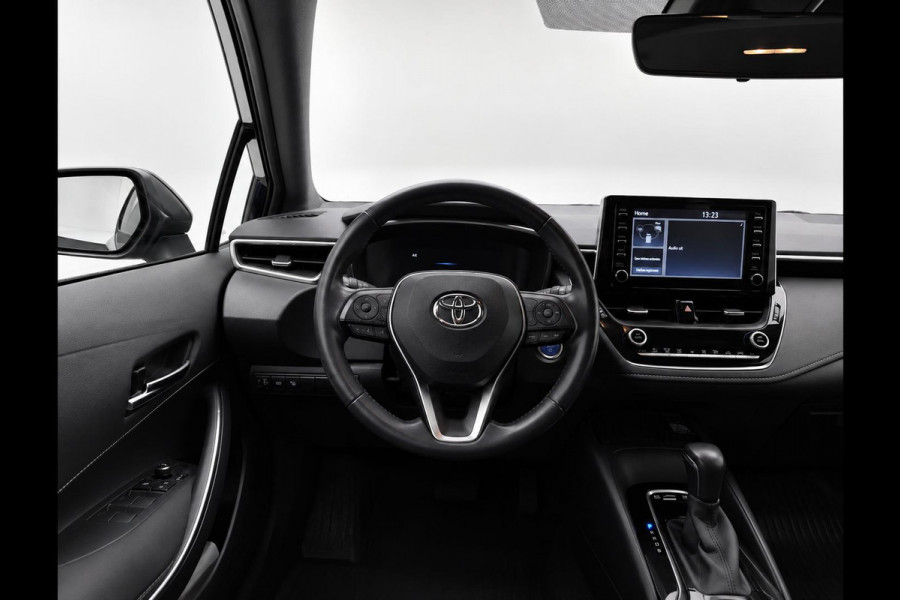 Toyota Corolla Touring Sports 1.8 Hybrid Dynamic Navigatie Apple CarPlay Android Auto Camera Parkeerhulp Adaptive Cruise Control Stuurverwarming Climate Control Lichmetalen velgen