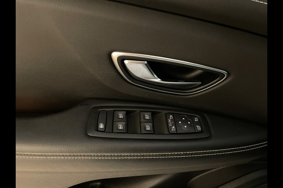 Renault Scénic 1.3 TCe Bose AUTOMAAT AIRCO NAVI VELGEN PDC ELEK RAMEN CENT VERG TREKHAAK KEURIGE AUTO