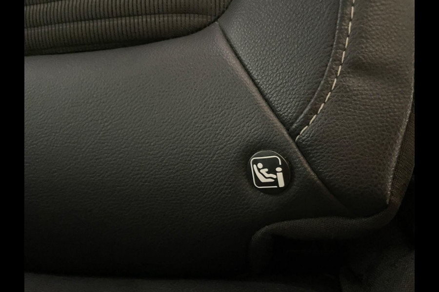 Renault Scénic 1.3 TCe Bose AUTOMAAT AIRCO NAVI VELGEN PDC ELEK RAMEN CENT VERG TREKHAAK KEURIGE AUTO