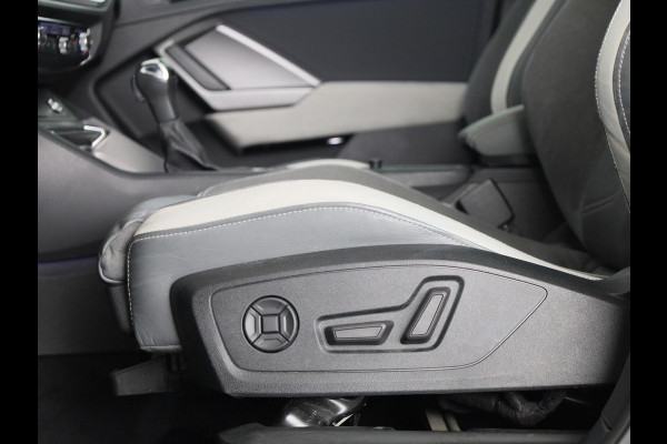 Audi Q3 Sportback 45 TFSI quattro edition one 230pk | Navigatie | Parkeercamera | B&O Audio | Panoramadak | Lederen bekleding