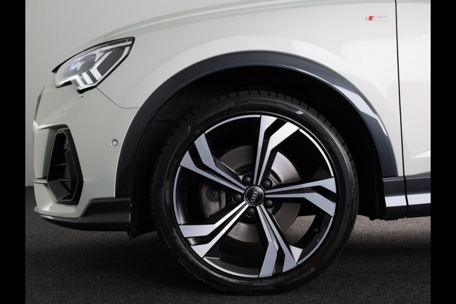 Audi Q3 Sportback 45 TFSI quattro edition one 230pk | Navigatie | Parkeercamera | B&O Audio | Panoramadak | Lederen bekleding