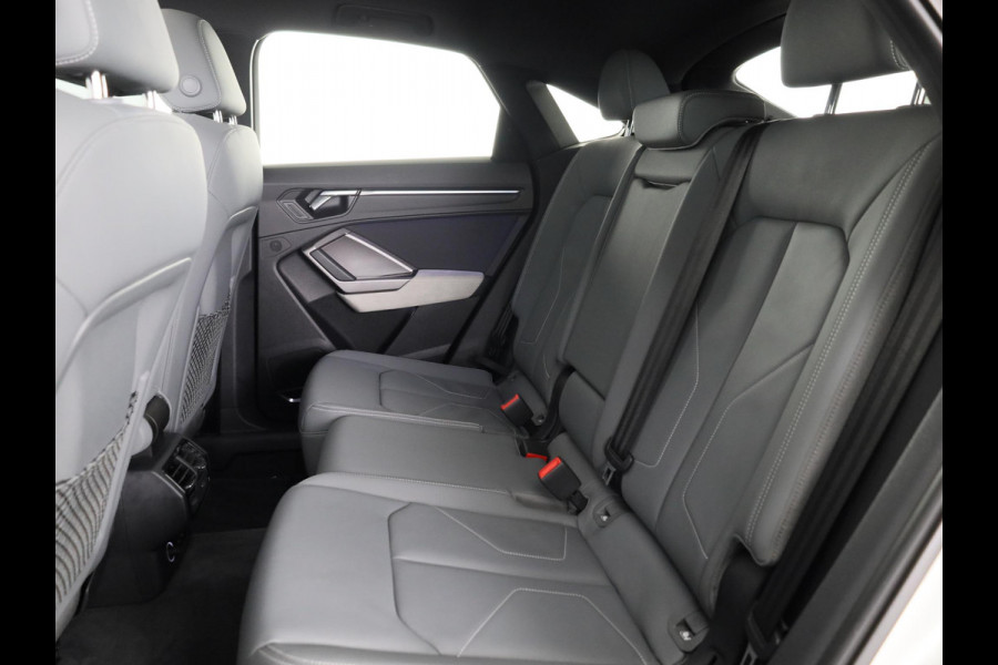 Audi Q3 Sportback 45 TFSI quattro edition one 230pk | Navigatie | Parkeercamera | B&O Audio | Panoramadak | Lederen bekleding