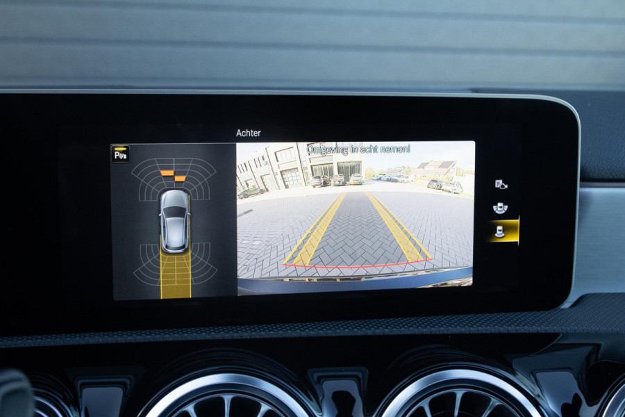 Mercedes-Benz A-Klasse 250 Premium Plus PANO CAMERA BURMESTER AMG DIFFUSER LED