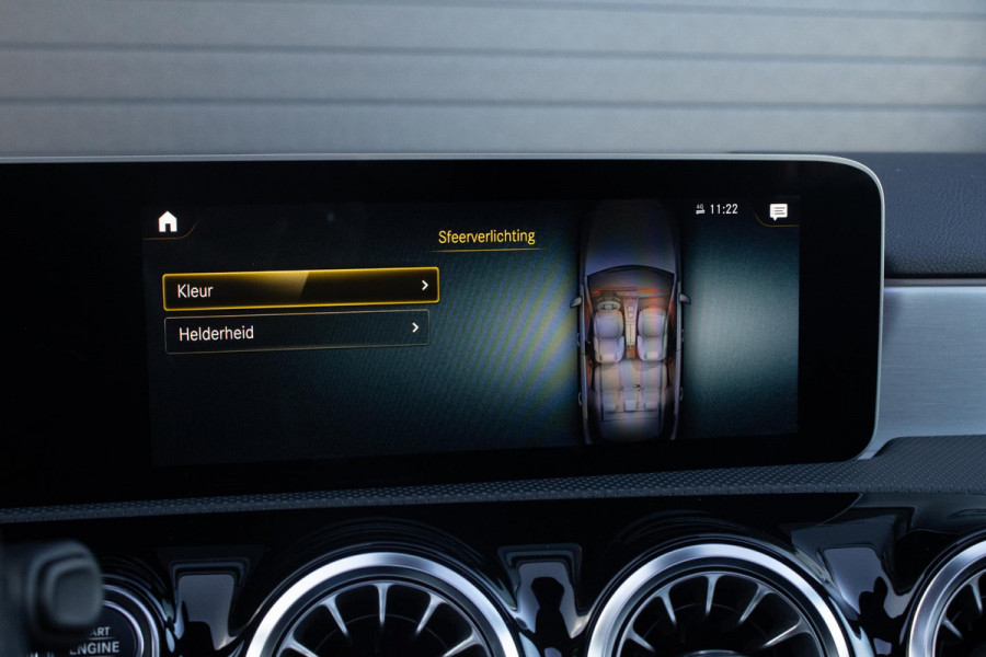 Mercedes-Benz A-Klasse 250 Premium Plus PANO CAMERA BURMESTER AMG DIFFUSER LED