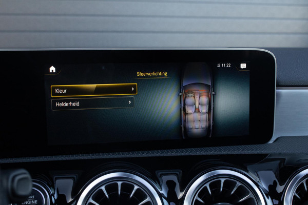 Mercedes-Benz A-Klasse 250 Premium Plus PANO CAMERA BURMESTER AMG DIFFUSER LED