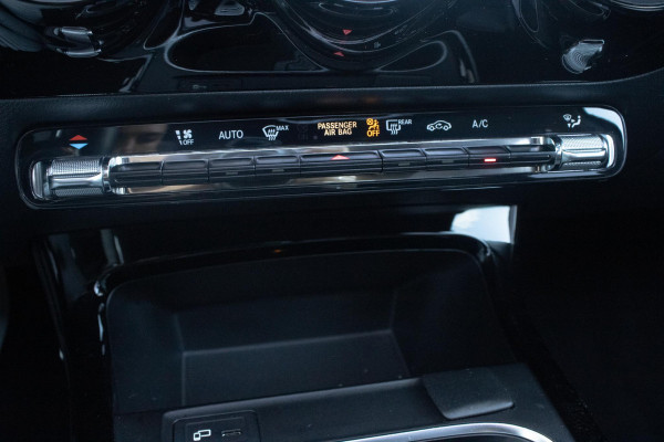 Mercedes-Benz A-Klasse 250 Premium Plus PANO CAMERA BURMESTER AMG DIFFUSER LED