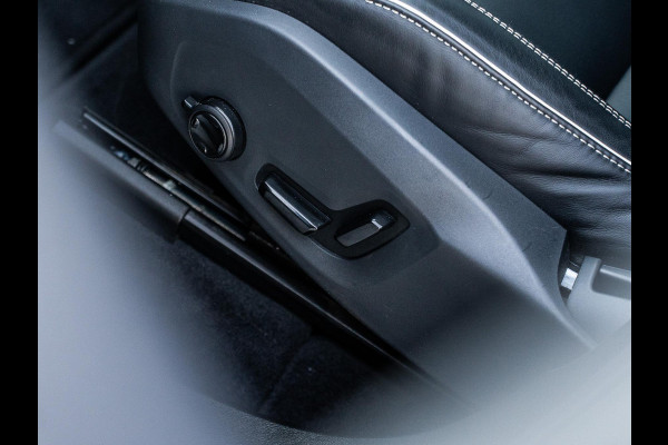 Volvo XC60 2.0 T6 Plug-in hybrid AWD Ultra Black Edition - R-Design l Pano l HUD l Memory