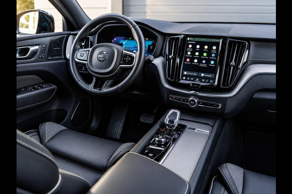 Volvo XC60 2.0 T6 Plug-in hybrid AWD Ultra Black Edition - R-Design l Pano l HUD l Memory