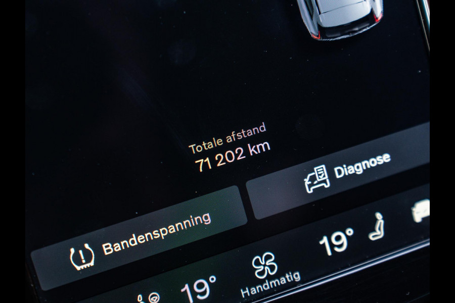 Volvo XC60 2.0 T6 Plug-in hybrid AWD Ultra Black Edition - R-Design l Pano l HUD l Memory