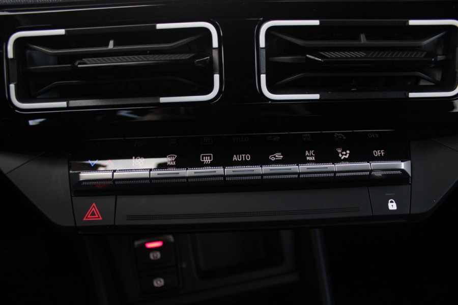 Renault 5 COMFORT RANGE TECHNO 150PK 52 kWh *NIEUWE AUTO!* | PACK WINTER TECHNO: (ELEKTRISCH VERWARMBARE VOORSTOELEN, ELEKTRISCH VERWARMBAAR STUURWIEL, BESTUUDERSSTOEL MET ELEKTRSCH VERSTELBARE LENDESTEUN, IN HOOGTE VERSTELBARE PASSAGIERSSTOEL) | LICHTMETALEN VELGEN 18" | ADAPTIVE CRUISE CONTROL | FULL LED KOPLAMPEN MET FRANSE VLAG | ELEKTRTISCH INKLABARE EN VERWARMBARE BUITENSPIEGELS | ACHTERUITRIJ CAMERA | SFEER VERLICHTING | GOOGLE MAPS NAVIGATIE | DRAADLOZE TELEFOONLADER | PRIVACY GLASS | 100KW SNELLAAD FUNCTIE | DRAADLOZE APPLE CARPLAY/ANDROID AUTO | DAB+ RADIO | SFEER VERL