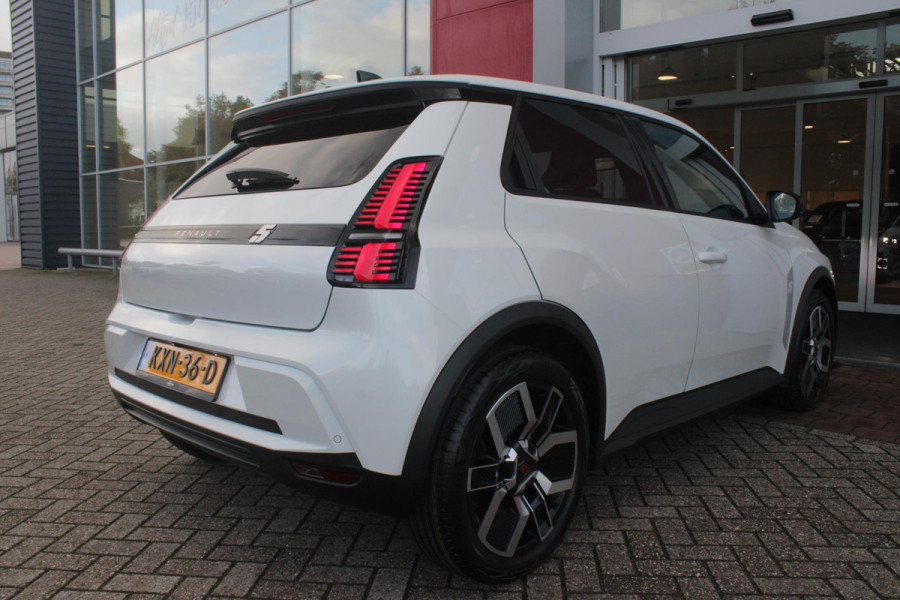 Renault 5 COMFORT RANGE TECHNO 150PK 52 kWh *NIEUWE AUTO!* | PACK WINTER TECHNO: (ELEKTRISCH VERWARMBARE VOORSTOELEN, ELEKTRISCH VERWARMBAAR STUURWIEL, BESTUUDERSSTOEL MET ELEKTRSCH VERSTELBARE LENDESTEUN, IN HOOGTE VERSTELBARE PASSAGIERSSTOEL) | LICHTMETALEN VELGEN 18" | ADAPTIVE CRUISE CONTROL | FULL LED KOPLAMPEN MET FRANSE VLAG | ELEKTRTISCH INKLABARE EN VERWARMBARE BUITENSPIEGELS | ACHTERUITRIJ CAMERA | SFEER VERLICHTING | GOOGLE MAPS NAVIGATIE | DRAADLOZE TELEFOONLADER | PRIVACY GLASS | 100KW SNELLAAD FUNCTIE | DRAADLOZE APPLE CARPLAY/ANDROID AUTO | DAB+ RADIO | SFEER VERL