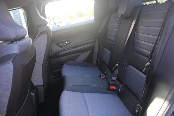 Renault 5 COMFORT RANGE TECHNO 150PK 52 kWh *NIEUWE AUTO!* | PACK WINTER TECHNO: (ELEKTRISCH VERWARMBARE VOORSTOELEN, ELEKTRISCH VERWARMBAAR STUURWIEL, BESTUUDERSSTOEL MET ELEKTRSCH VERSTELBARE LENDESTEUN, IN HOOGTE VERSTELBARE PASSAGIERSSTOEL) | LICHTMETALEN VELGEN 18" | ADAPTIVE CRUISE CONTROL | FULL LED KOPLAMPEN MET FRANSE VLAG | ELEKTRTISCH INKLABARE EN VERWARMBARE BUITENSPIEGELS | ACHTERUITRIJ CAMERA | SFEER VERLICHTING | GOOGLE MAPS NAVIGATIE | DRAADLOZE TELEFOONLADER | PRIVACY GLASS | 100KW SNELLAAD FUNCTIE | DRAADLOZE APPLE CARPLAY/ANDROID AUTO | DAB+ RADIO | SFEER VERL