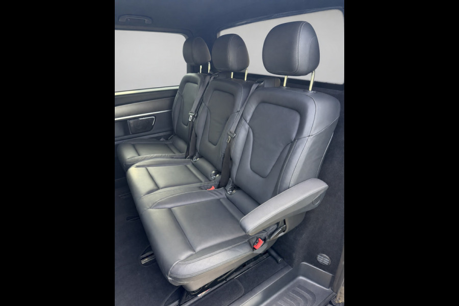 Mercedes-Benz V-Klasse 300d L2 AMG Edition 360 Camera, Cruise, Carplay, Stoelverkoeling, Burmester, Stoelverwarming, Trekhaak, 240pk, Automaat, Leder, Uniek!