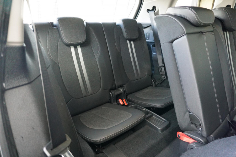 BMW 2 Serie Gran Tourer 218i 7p. Executive Edition + CAMERA / SPORTSTOELEN / LED / HEAD-UP