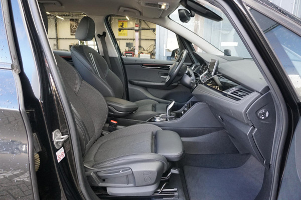 BMW 2 Serie Gran Tourer 218i 7p. Executive Edition + CAMERA / SPORTSTOELEN / LED / HEAD-UP